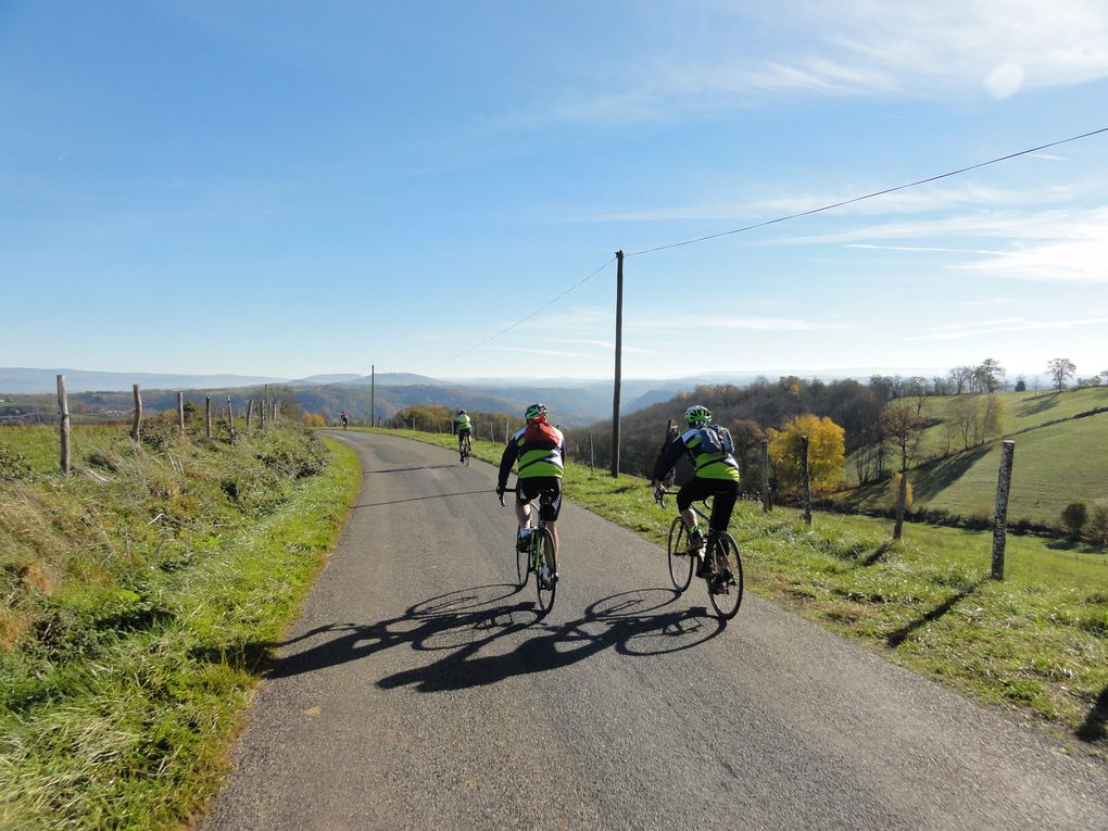 L'AS Espère Cyclo dans le Rougier de Marcillac-Vallon