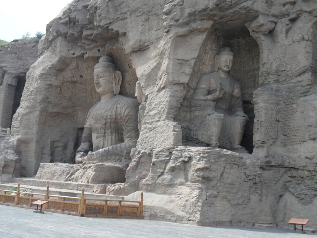 Grottes de Yungang, Monastère suspendu