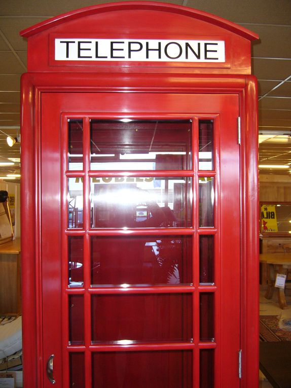 Cabine téléphonique anglaise rouge Londres Angleterre Royaume Uni téléphone telephone box booth red England London United Kingdom vintage old