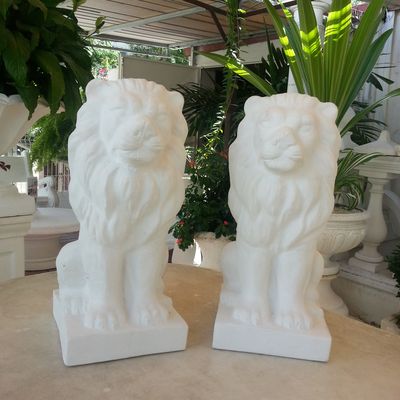 LION  DECORATIF / TETE DE POTEAU