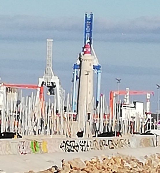 phare mole saint louis sète, poisson d'avril, premier avril,