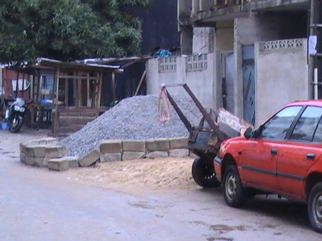 Par nos mauvaises habitudes, notre incivisme, notre mépris pour l'environnement, nous sommes en train de transformer Abidjan en l'une des villes les plus insalubres... Ces images montrent l'urgence qu'il y a à changer de comportement et aussi notre