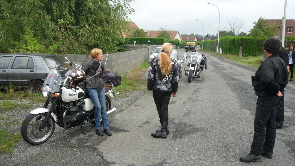 Depart a la bourre,glissade,pluie, gazoil pour certain et se perdre comme se n'est pas permis mais enfin de compte que de bon souvenir et rigolades