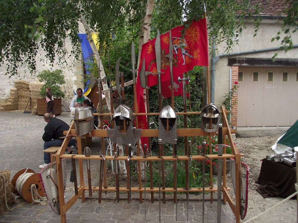 Magnifiques pierres, à aller voir en dehors de la "fête médiévale" qui n'en est pas vraiment une.