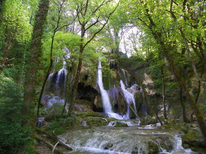 Villages, lacs, cascades, forêts, patrimoine ...