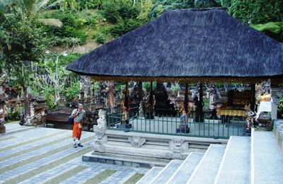 Les Temples et resto local!