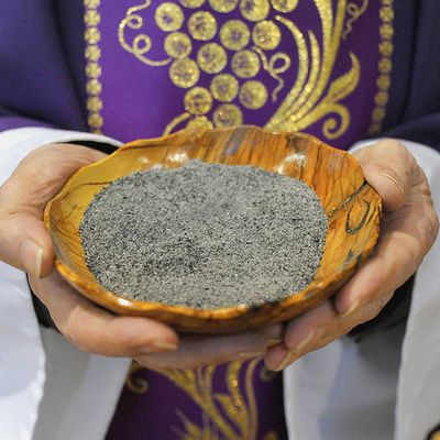 ::+:: Les cendres, un symbole de Carême