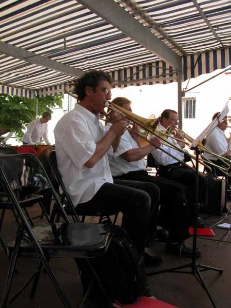 <P><FONT color=#0080c0><STRONG>&nbsp;&nbsp;&nbsp;&nbsp; Concert de Printemps Place Pablo Néruda, </STRONG></FONT><FONT color=#0080c0><STRONG>Bédarieux, </STRONG></FONT><FONT color=#0080c0><STRONG>avec l'Harmonie de Servian&nbsp;&nbsp; -&nbsp;&nbsp; </STRONG></FONT><FONT color=#0080c0><STRONG>Photos :&nbsp;Raphaël</STRONG></FONT></P>