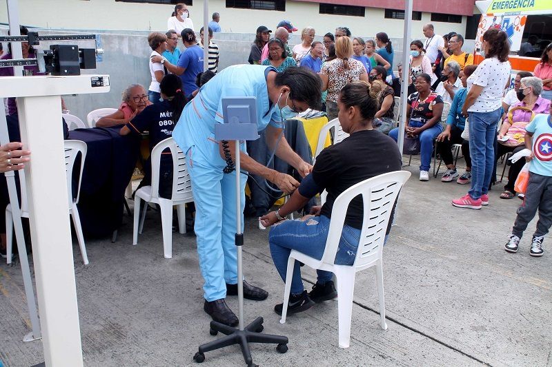 Gobierno de Carabobo entregó ayudas técnicas y medicamentos a 12 mil familias al sur de Valencia