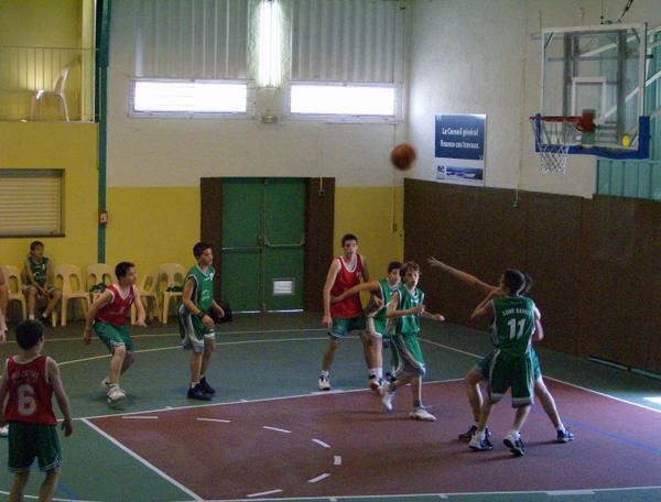 Match hyper serré, suspense insoutenable, public en folie, revivez en images la 1/2 finale des benjamines contre bizanos en 2007