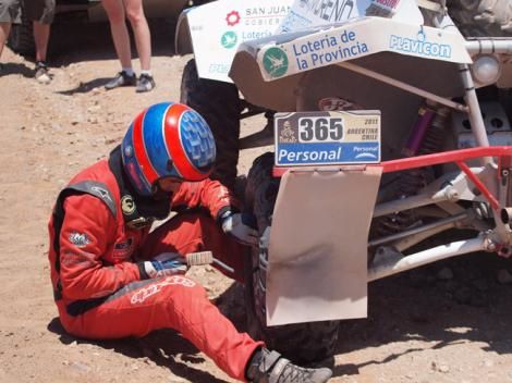 EMILIANO Y SU GRAN DESAFIO EN EL DAKAR, ARGENTINA- CHILE 2011. 
LO HIZO Y DIO LA VUELTA