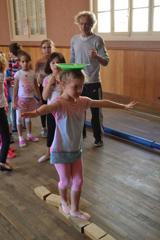 C'est le cirque à l'école de Cruzilles...