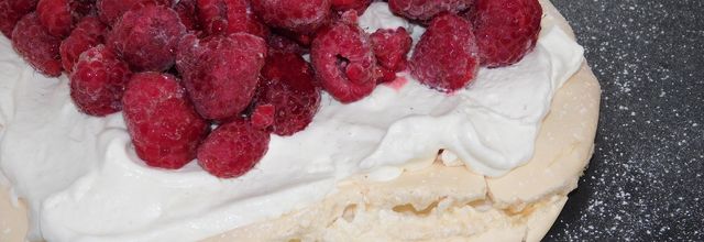 Pavlova aux framboises.