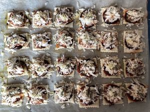 Feuilletés apéritifs aux aubergines et mozzarella