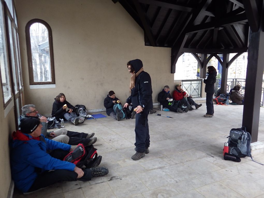 Piquenique sous la Halle.