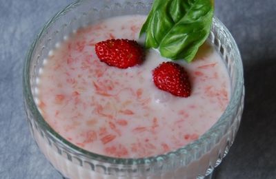 Soupe d'ananas et pamplemousse au lait de coco