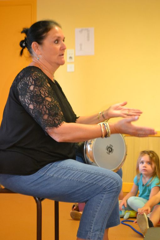 J'espère que ces quelques photos permettront à vous parents de voir les émotions que procurent aux enfants les séances avec Anne. Que du bonheur ! A Cruzilles, Anne interviendra toute l'année, les mardis matins, une semaine/deux. 