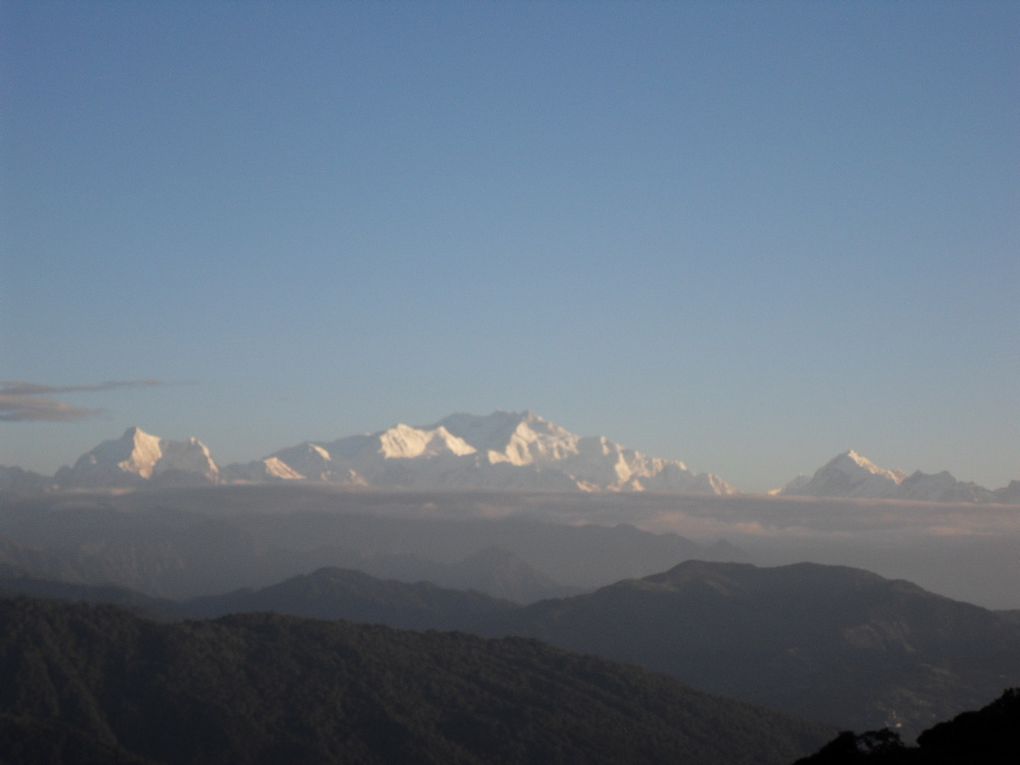 Trek jusqu'à admirer le Kangjenjunga, 3ème plus haut sommet du monde au soleil couchant et au petit matin