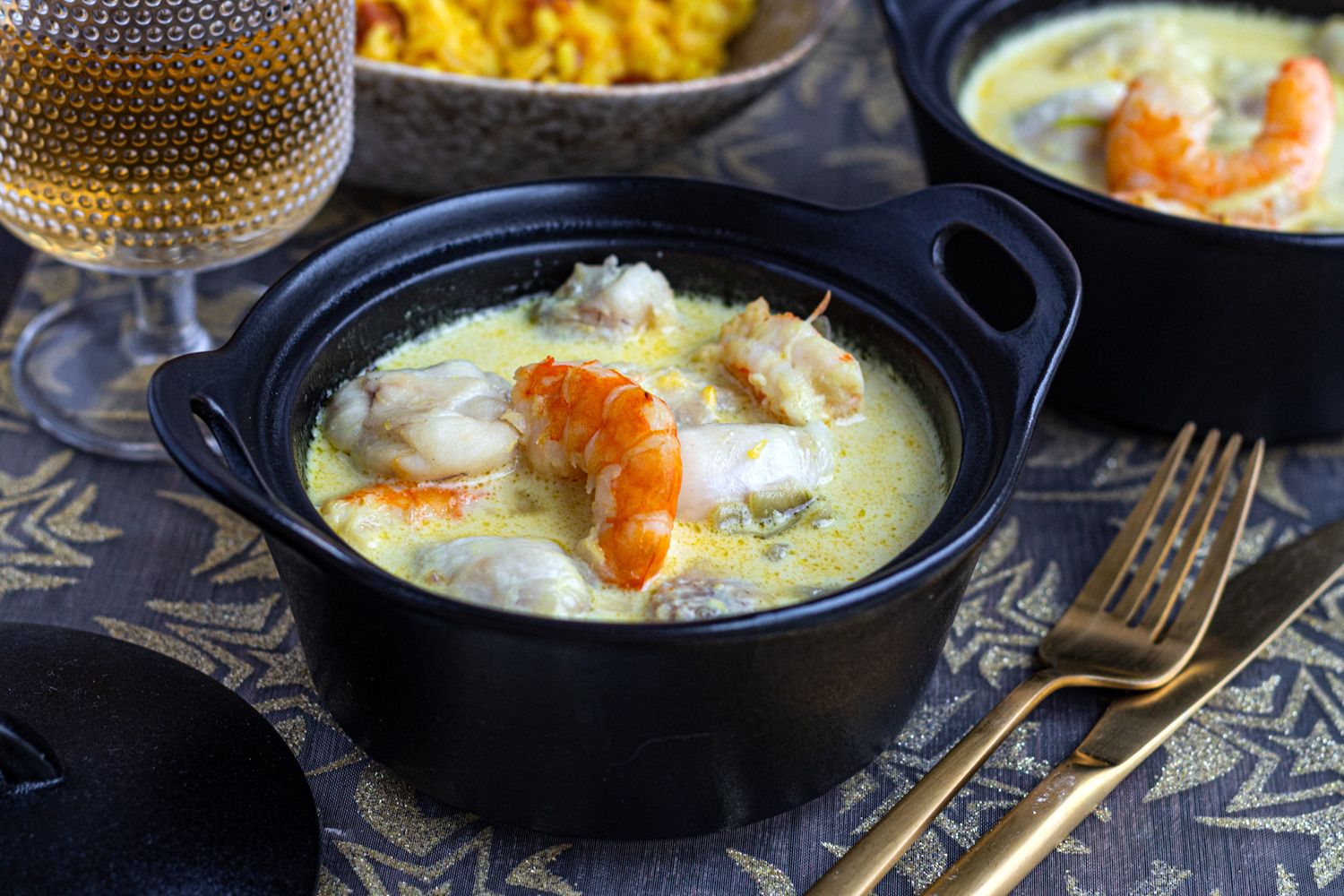 Cassolette De St Jacques Et Lotte Au Safran Cassolette de lotte et gambas au vin blanc - Amandine Cooking