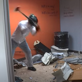Vidéo. À l'intérieur d'une " rage room ", une salle pour tout casser et se défouler