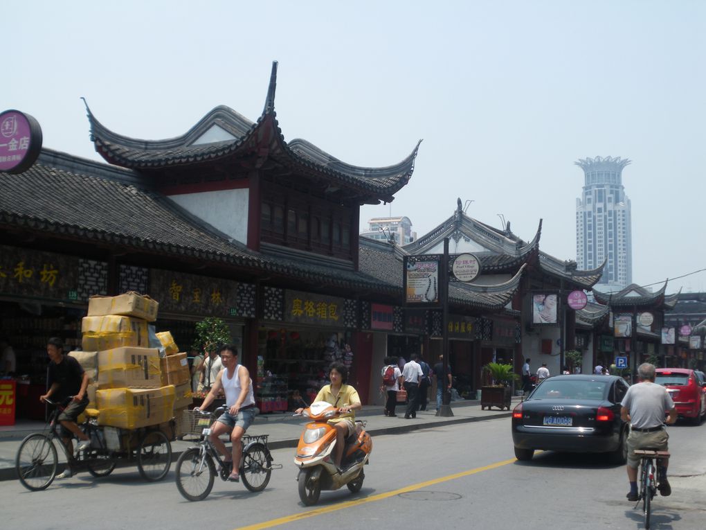 Dernieres destinations en Chine. Hangzhou, ville la plus belle de la Chine selon les Chinois et Shanghai,enorme ville de 20 millions d'habitants!