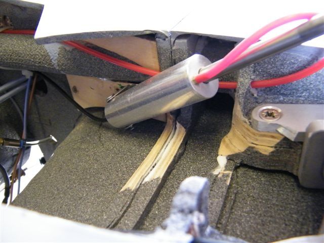 MIRAGE 2000 AVIATION DESIGN
ENVERGURE 2M
LONGUEUR 3M
REACTEUR JET CAT P200
ECHELLE 1/5
POIDS 24 KG