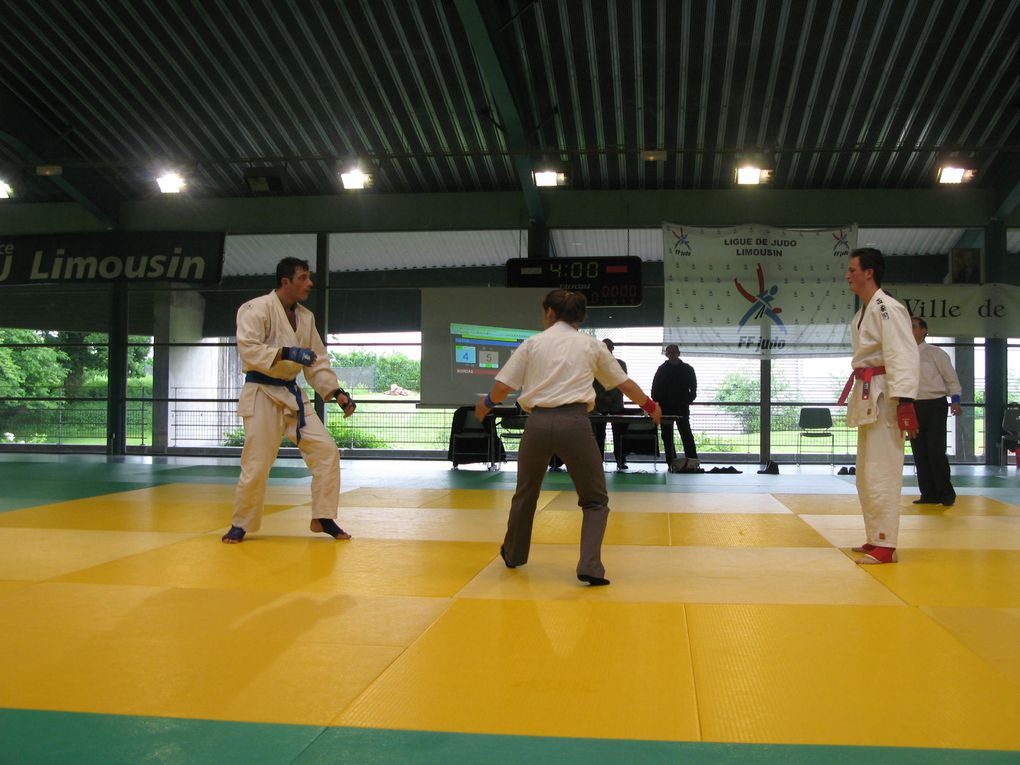 Compétition figthing jujitsu Région Limoges 2010 (le JSR bien représenté)