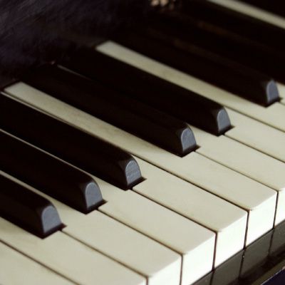 Piano d'occasion au meilleur prix : où se fournir ? À quel tarif ?