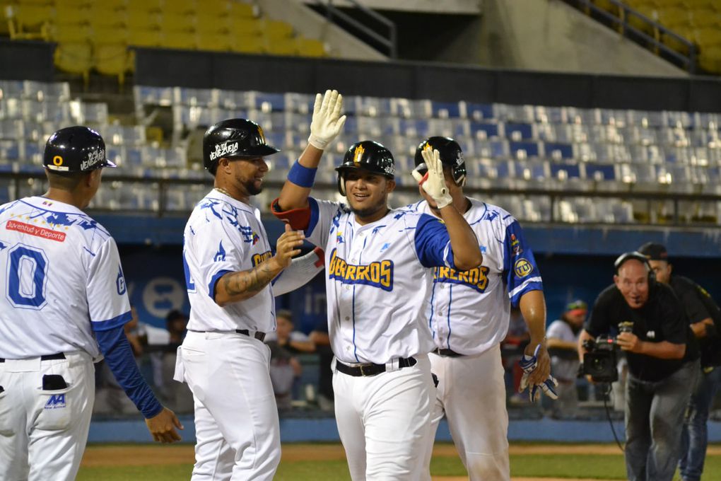 Guerreros del Caribe volvió a la senda del triunfo con KO incluido al derrotar 12 - 2 a Senadores de Caracas 