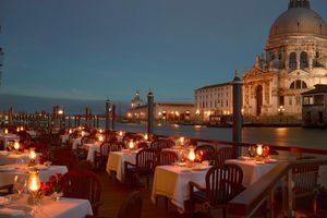 Ce jeudi je vous convie à un dîner dans la sublime et intemporelle Venise ! 