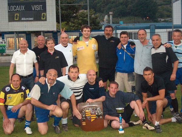 tournoi de Nice du 3 mai 2008 , victoire des Caméléons renforcé par nos amis pompoms . Bravo pour l'organisation et à cette fête !