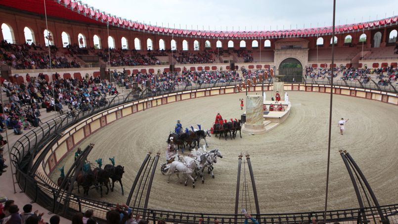 MOI  AVEC DE LA FAMILLE  ,   AU PUY Du FOU   2014