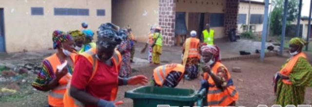 RENDRE LA VILLE DE FRIA PROPRE : L'ASSOCIATION "YETEKHOLONYI" EN REMET UNE COUCHE !