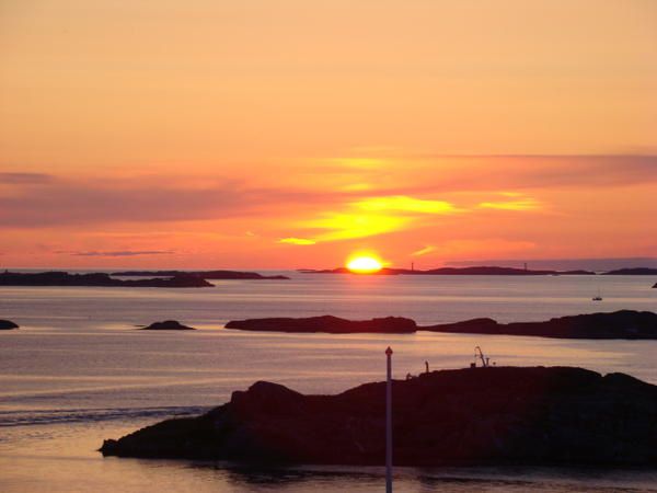 So sieht es aus wenn man Abends an der Schwedischen Westküste auf Meer raus schauf! 