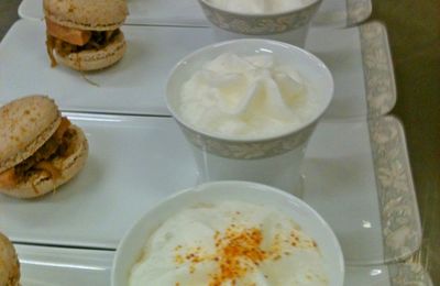 Crème de cèpes aux châtaignes, mousse de lard fumé