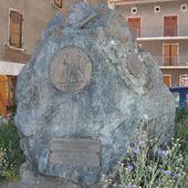 Monument pour un chien vaguemestre: Flambeau à Lanslebourg Savoie - le blog docroger