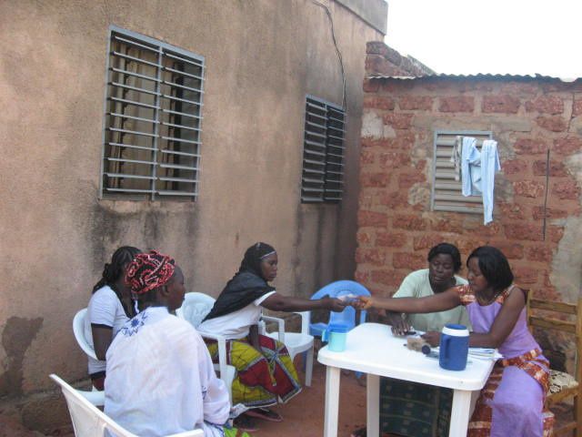 Activités du programme de microcrédits de développement des AGR de la Fondation Wurodini Service (FWS) à Bobo-Dioulasso.