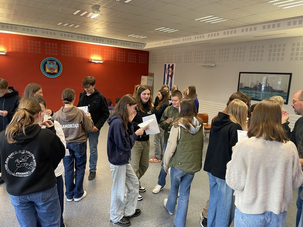 FR23 PSLL - Ice breaking (Signs circle - Let’s talk)