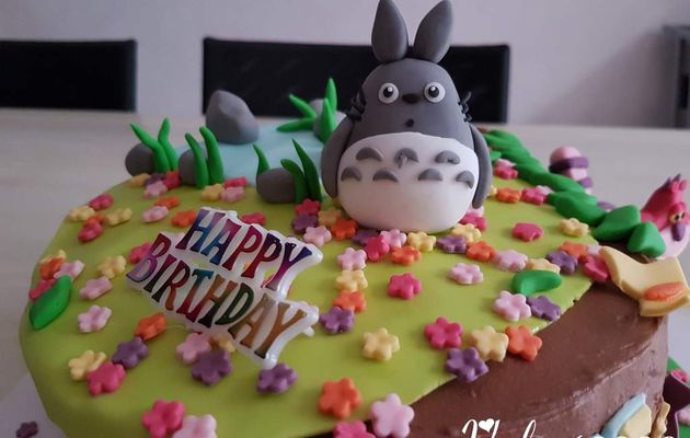 Gâteau d'anniversaire Totoro Et ses amis fantastiques 