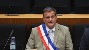 A Perpignan, Louis Aliot (Rassemblement National) fait la charité !