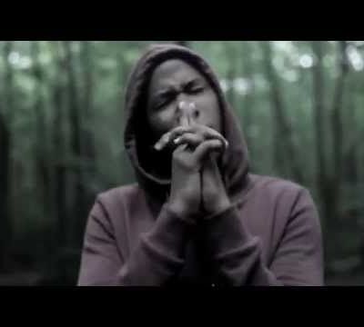 ELLE ME HANTE    de Y.