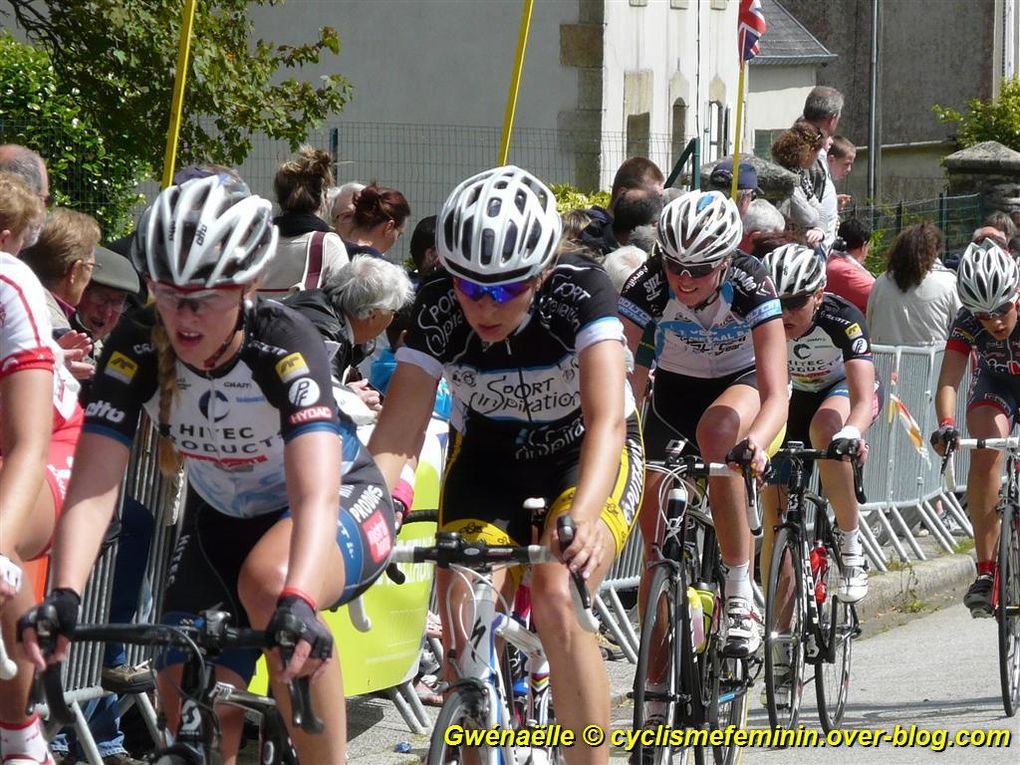 arrivée du TBFI 2012 à Dinéault (29) - victoire Anna Van der Breggen (Ned) - photos Gwénaëlle RIOU