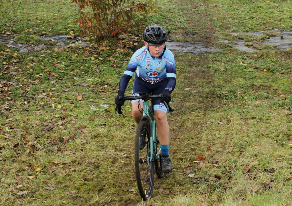 Album photos des U15 et des U17 au cyclo-cross de Maintenon (28)