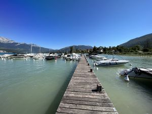 Lac d'annecy, port de Sévrier et photo de quelques cygnes