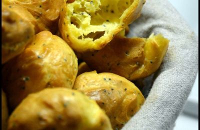 Gougères à la mimolette et au pavot