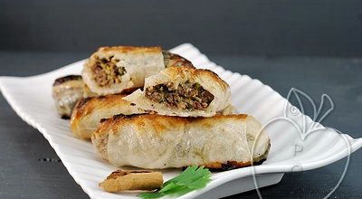 VOLVIENDO A LA RUTINA CON LLUVIA, LLUVIA Y MÁS LLUVIA: ROLLITOS CRUJIENTES DE TERNERA Y LEMON GRASS/CITRONELA (AL HORNO)