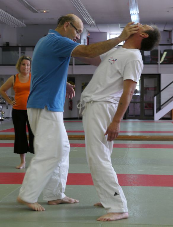 Self défense jujitsu, idéal pour self-défense pour les femmes! Jeunes ou un peu moins jeunes