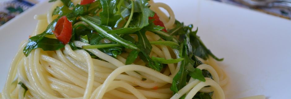 Spaghetti au piment, citron et roquette