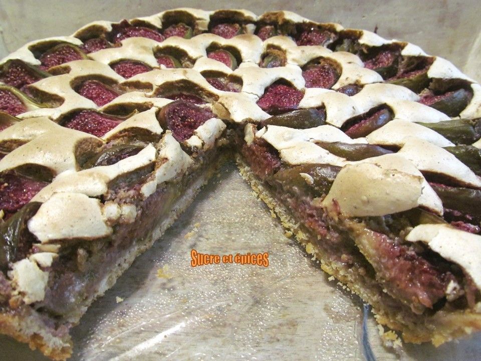 Tarte macaronée aux figues et aux noix 