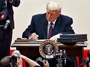 22 Eta atake  Devan Tribinal Dekrè Trump ki Vize Bloke Sitwayènte Ameriken pou Tibebe Migran yo